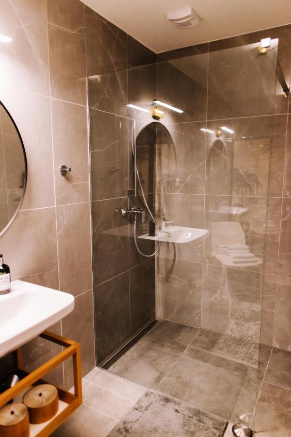 Design Apartman - Free Parking Szegedin Exterior foto